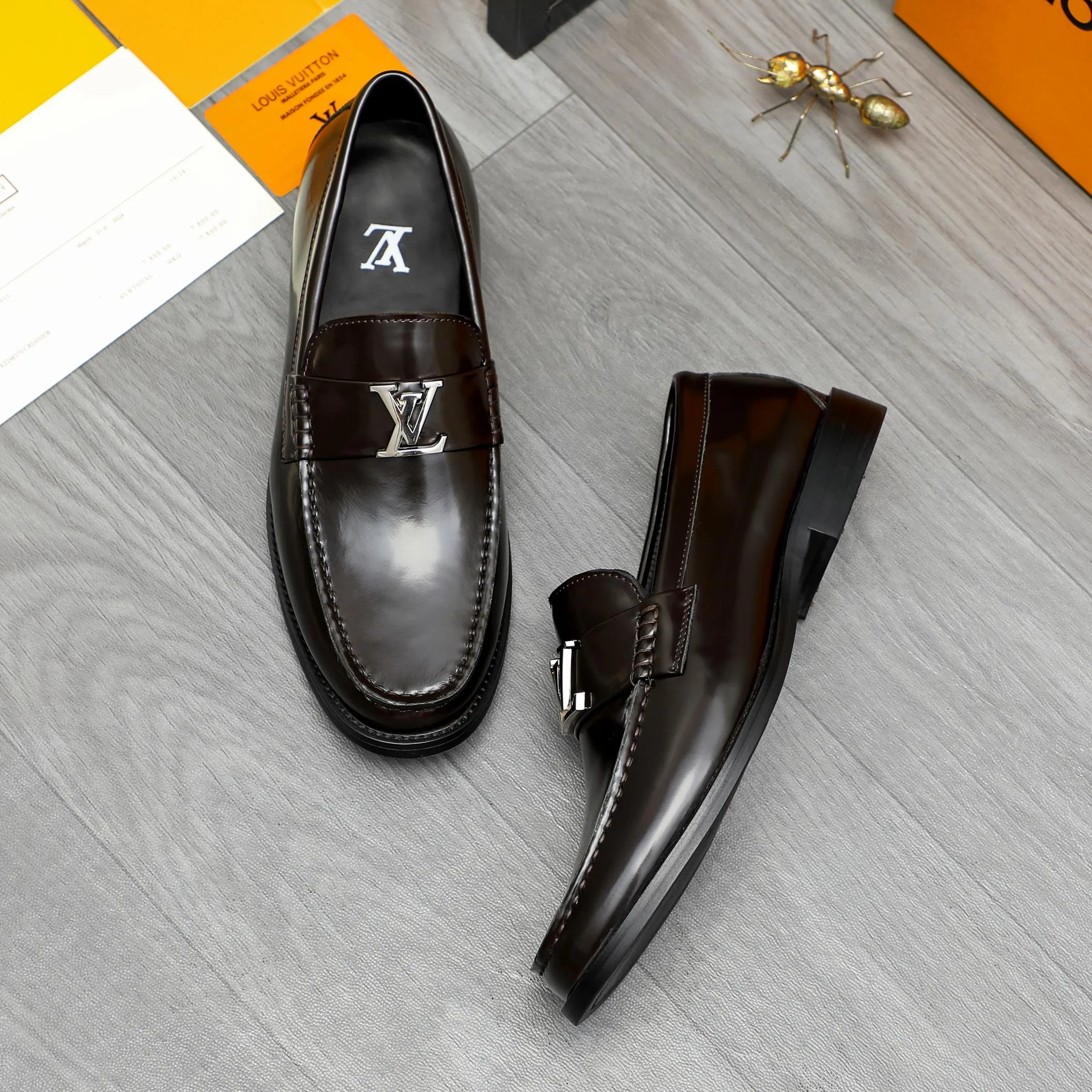 Men's shoes 💰442 Product trademark: LV "Louis Vuitton" business slip-on leather shoes Regular size: 38-46 (45.46 custom-made, non-returnable) Product materials: Selected pearlescent cowhide upper, cowhide lining, original rubber outsole